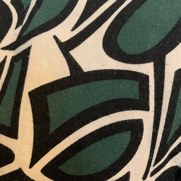 ‼️3/$30‼️ Super cute mini skirt - Picture 3 of 8